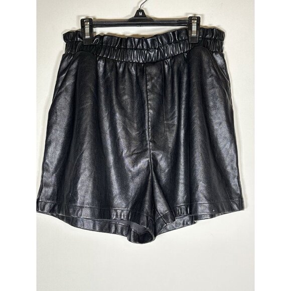 STEVE MADDEN Fonda Shorts Black Faux Leather Moto Boho Biker Glam Size Medium - Picture 2 of 6